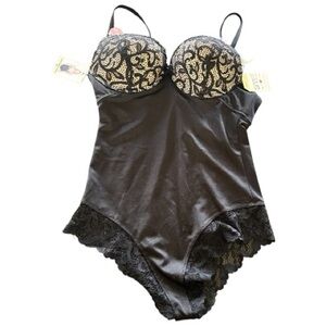 Spree intimates NWT lace trim bodysuit lingerie black tan